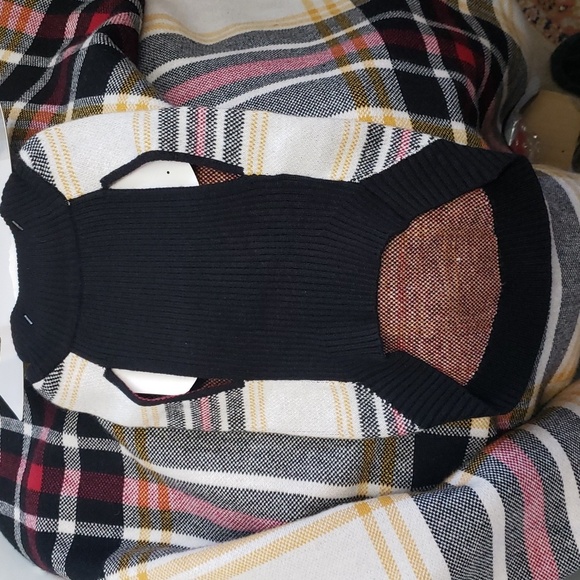 Nicole Miller NWT Plaid Knit Poncho with Matching Dog Sweater - Picture 5 of 10